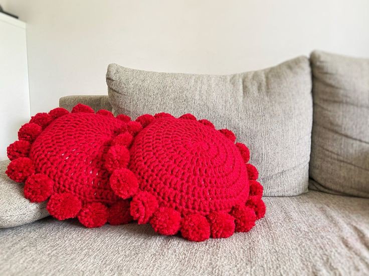 Round Pompoms Pillow - Image 8